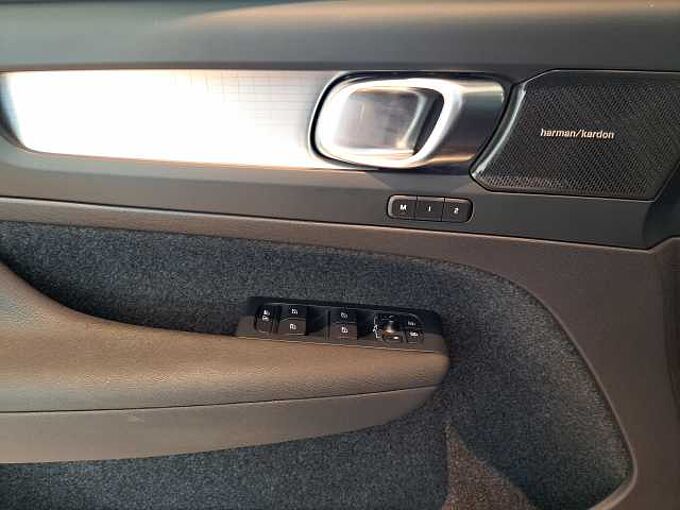 Volvo XC40 B3 AUT Mild-Hybride Plus Dark