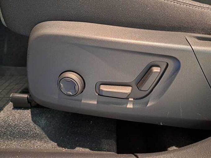 Volvo XC40 B3 AUT Mild-Hybride Plus Dark