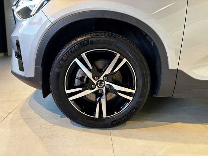 Volvo XC40 Plus, B3 Mild hybrid, Benzine, Dark