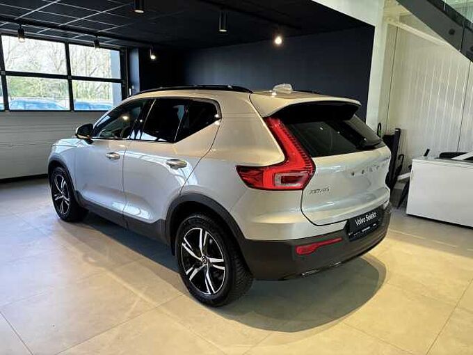Volvo XC40 Plus, B3 Mild hybrid, Benzine, Dark