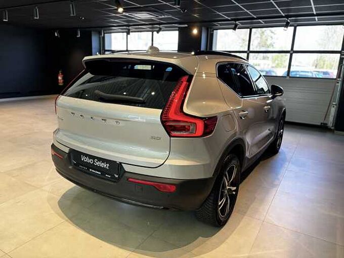 Volvo XC40 Plus, B3 Mild hybrid, Benzine, Dark