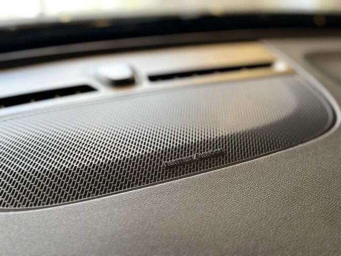 Volvo XC40 Plus, B3 Mild hybrid, Benzine, Dark