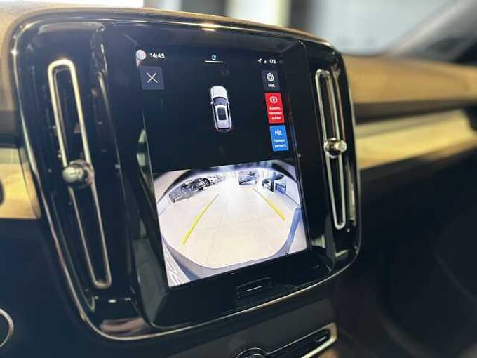 Volvo XC40 Plus, B3 Mild hybrid, Benzine, Dark