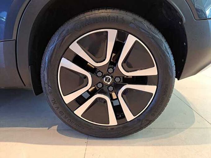 Volvo XC40 408453 | T2 AUT Momentum Pro