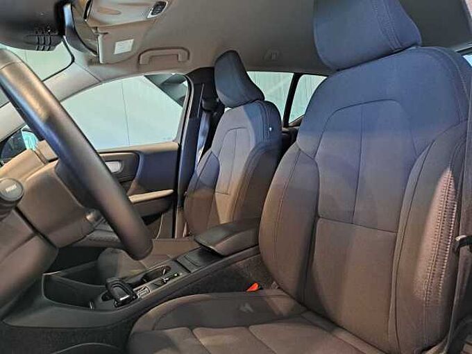 Volvo XC40 408453 | T2 AUT Momentum Pro