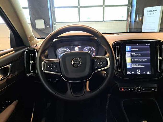 Volvo XC40 408453 | T2 AUT Momentum Pro