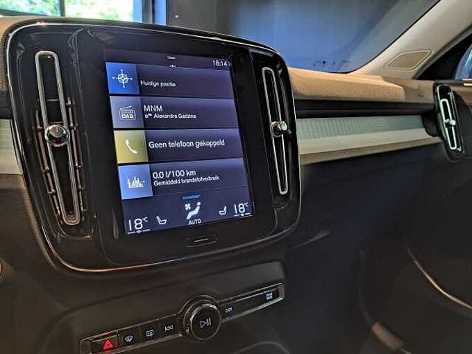 Volvo XC40 408453 | T2 AUT Momentum Pro