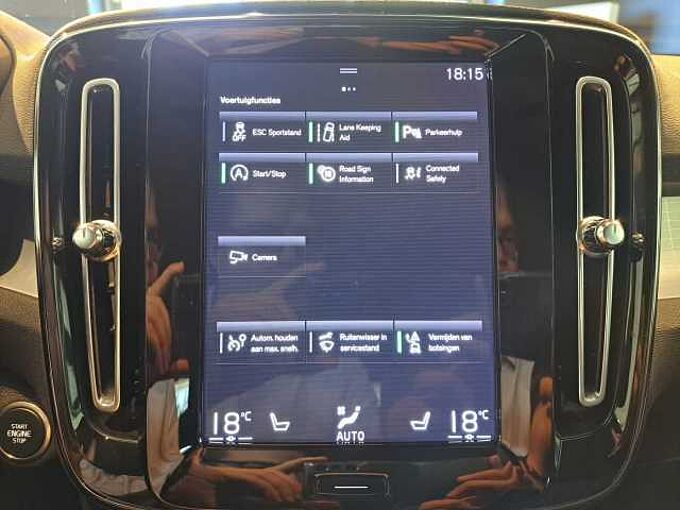 Volvo XC40 408453 | T2 AUT Momentum Pro