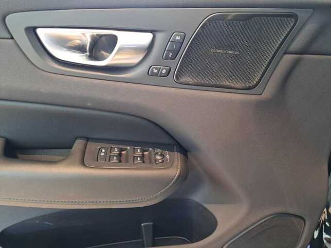 Volvo XC60 779047 | B4 Mild-Hybride Benzine Plus Dark