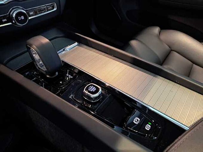 Volvo XC60 779047 | B4 Mild-Hybride Benzine Plus Dark
