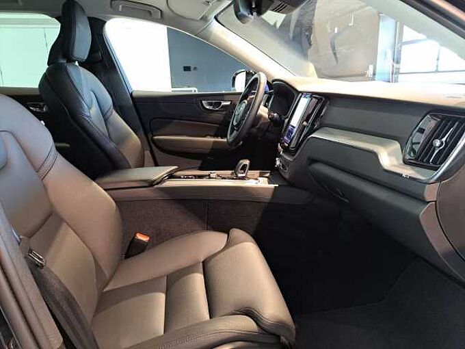 Volvo XC60 B4 Mild-Hybride Benzine Plus Dark 795855 | B4 Mild-Hybride Benzine Plus Dark