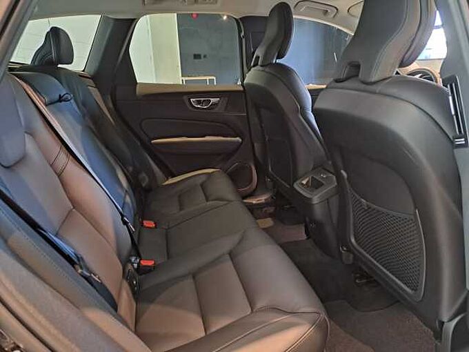 Volvo XC60 B4 Mild-Hybride Benzine Plus Dark 795855 | B4 Mild-Hybride Benzine Plus Dark