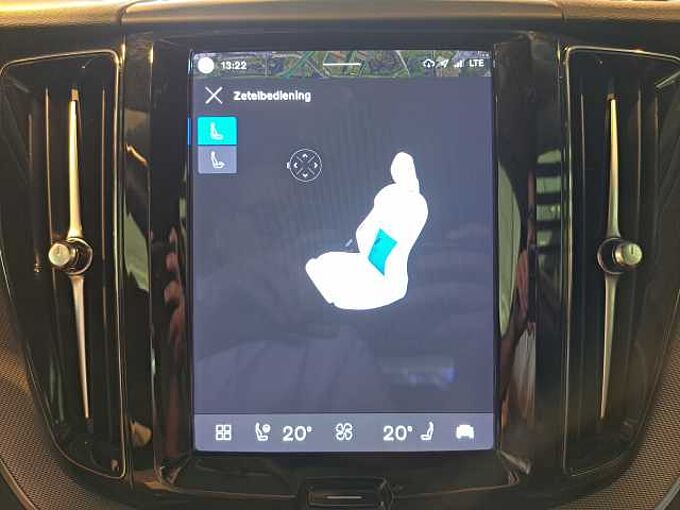 Volvo XC60 B4 Mild-Hybride Benzine Plus Dark 795855 | B4 Mild-Hybride Benzine Plus Dark