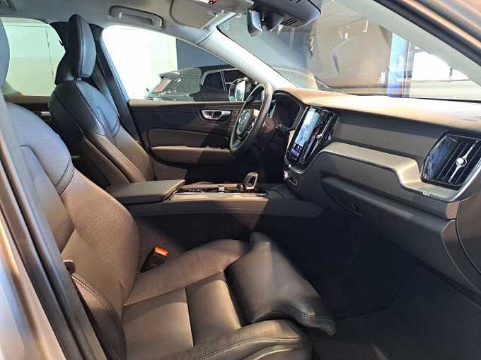 Volvo XC60 B4 Mild-Hybride Benzine Plus Dark 787282 | B4 Mild-Hybride Benzine Plus Dark