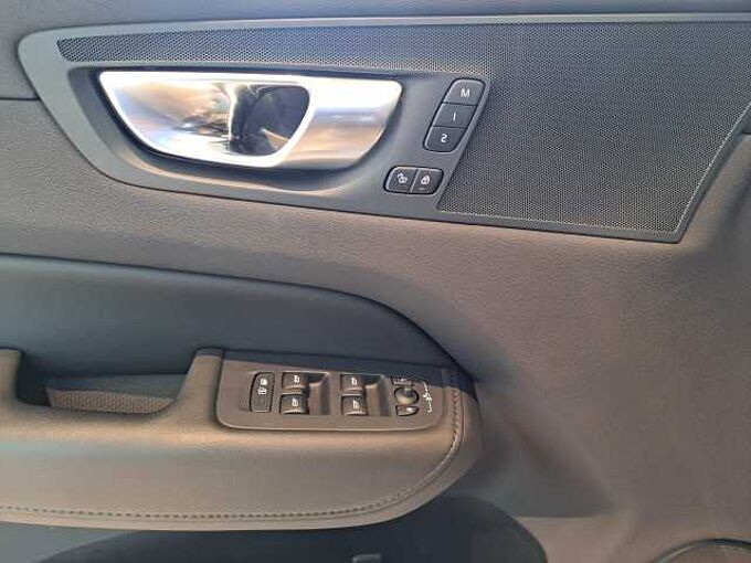 Volvo XC60 B4 Mild-Hybride Benzine Plus Dark 787282 | B4 Mild-Hybride Benzine Plus Dark