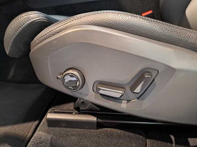 Volvo XC60 B4 Mild-Hybride Benzine Plus Dark 787282 | B4 Mild-Hybride Benzine Plus Dark