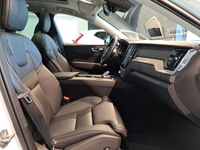 Volvo XC60 Plus, T6 AWD Plug-in Hybrid, Elektrisch/Benzin, Dark 174124 | T6 AWD Plug-In Hybride Plus Dark