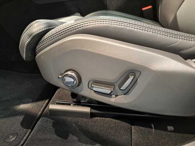 Volvo XC60 Plus, T6 AWD Plug-in Hybrid, Elektrisch/Benzin, Dark 174124 | T6 AWD Plug-In Hybride Plus Dark