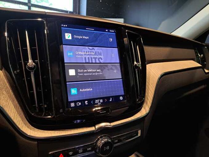 Volvo XC60 Plus, T6 AWD Plug-in Hybrid, Elektrisch/Benzin, Dark 174124 | T6 AWD Plug-In Hybride Plus Dark