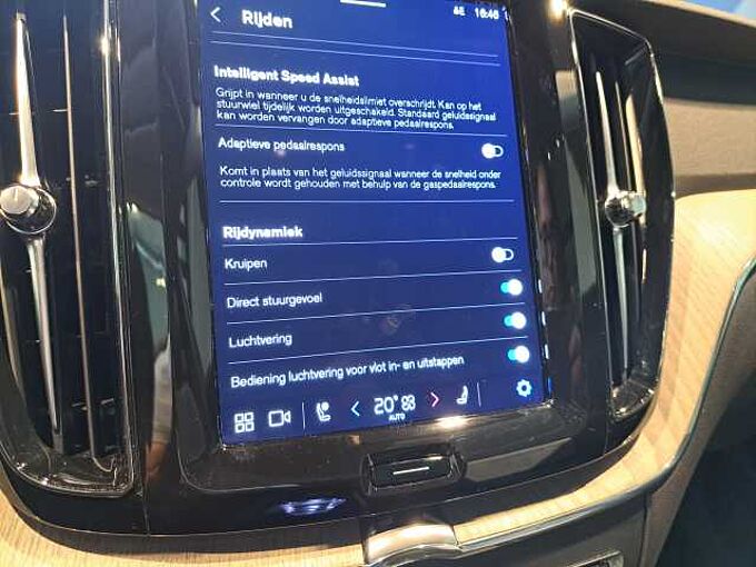 Volvo XC60 Plus, T6 AWD Plug-in Hybrid, Elektrisch/Benzin, Dark 174124 | T6 AWD Plug-In Hybride Plus Dark