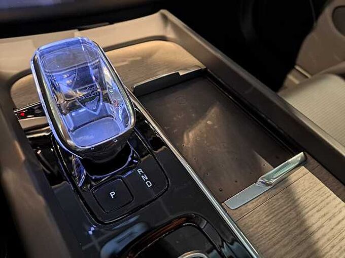 Volvo XC60 Plus, T6 AWD Plug-in Hybrid, Elektrisch/Benzin, Dark 174124 | T6 AWD Plug-In Hybride Plus Dark