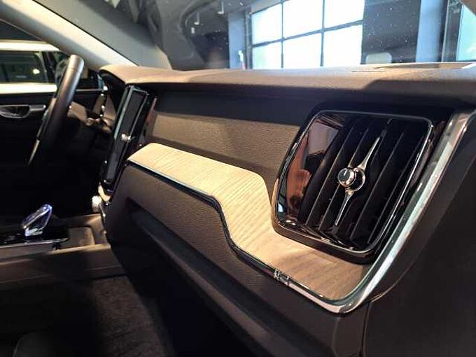 Volvo XC60 Plus, T6 AWD Plug-in Hybrid, Elektrisch/Benzin, Dark 174124 | T6 AWD Plug-In Hybride Plus Dark