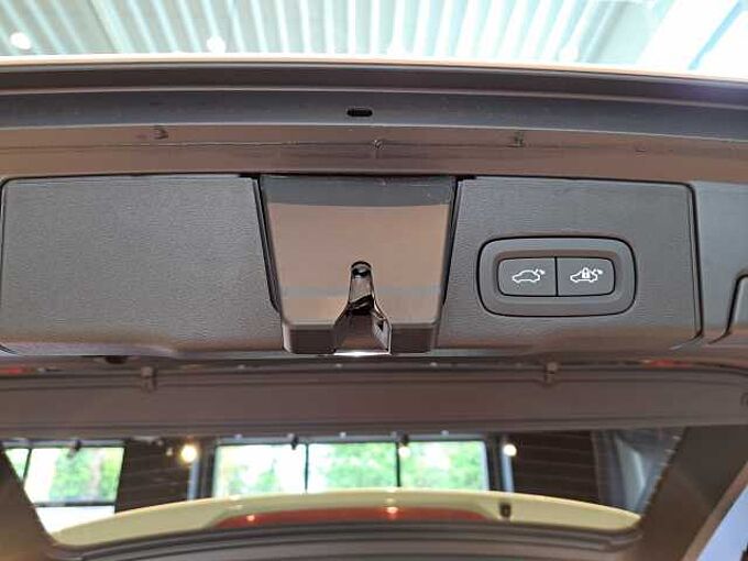 Volvo XC60 Plus, T6 AWD Plug-in Hybrid, Elektrisch/Benzin, Dark 174124 | T6 AWD Plug-In Hybride Plus Dark