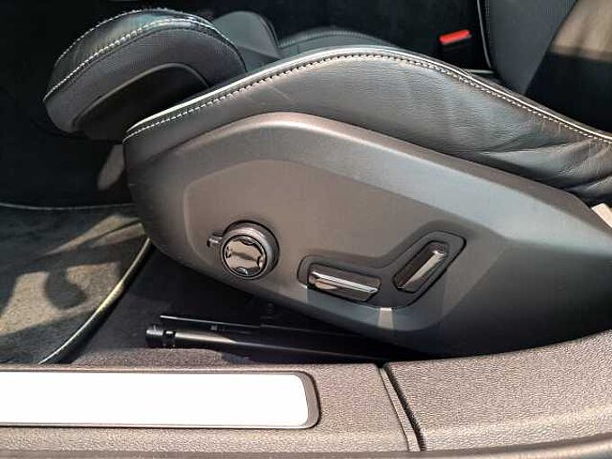 Volvo S60 B3 Mild-Hybride R-Design 091632 | B3 Mild-Hybride R-Design