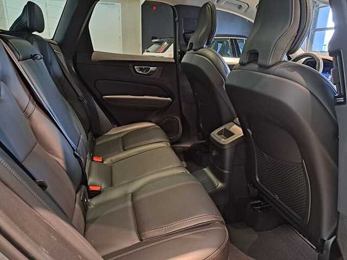 Volvo XC60 T6 AWD Plug-In Hybride Ultra Dark 082422 | T6 AWD Plug-In Hybride Ultra Dark