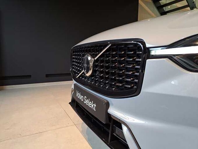 Volvo XC60 T6 AWD Plug-In Hybride Ultra Dark 082422 | T6 AWD Plug-In Hybride Ultra Dark