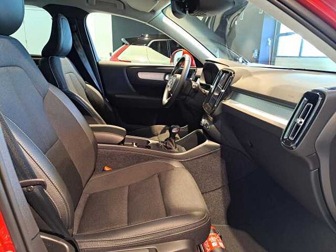 Volvo XC40 T3 MAN Momentum Pro 227140 | T3 MAN Momentum Pro