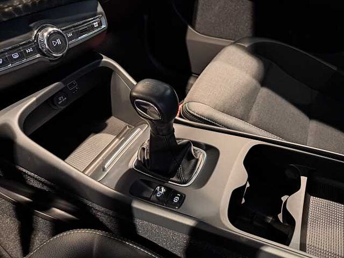 Volvo XC40 T3 MAN Momentum Pro 227140 | T3 MAN Momentum Pro