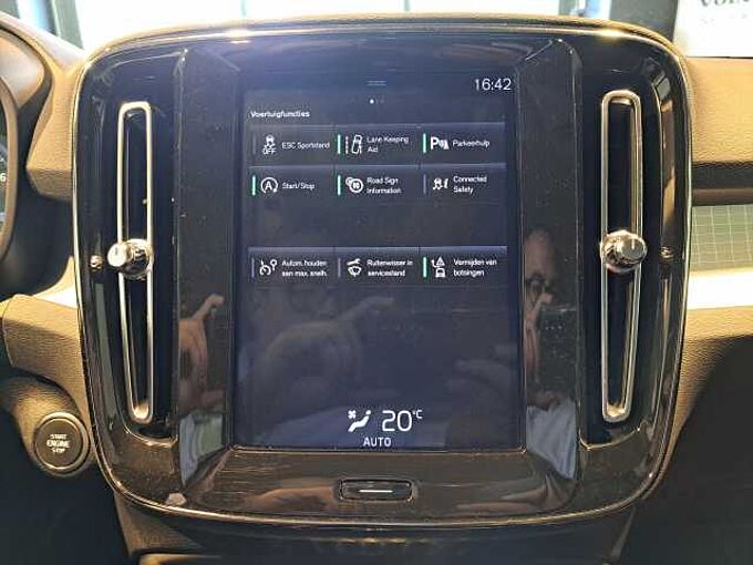 Volvo XC40 T3 MAN Momentum Pro 227140 | T3 MAN Momentum Pro
