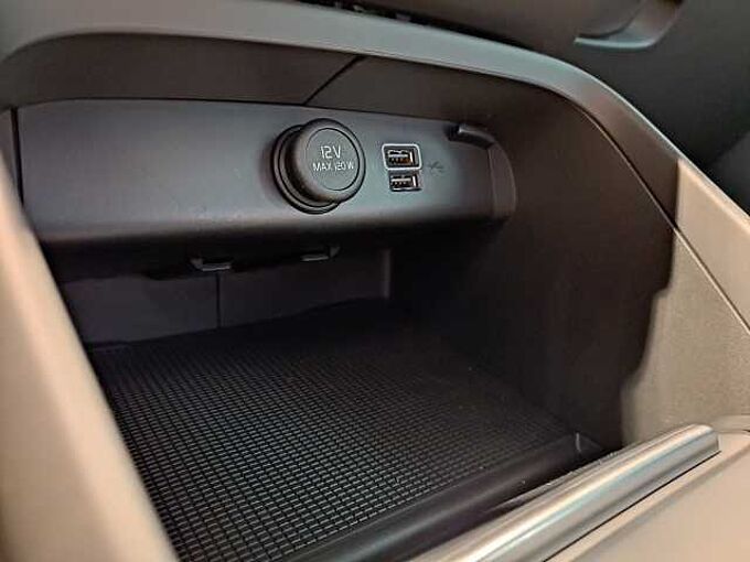 Volvo XC40 Recharge T4 Plug-In Hybrid Inscription Expression: 509824 | Recharge T4 Plug-In Hybrid Inscription Expression