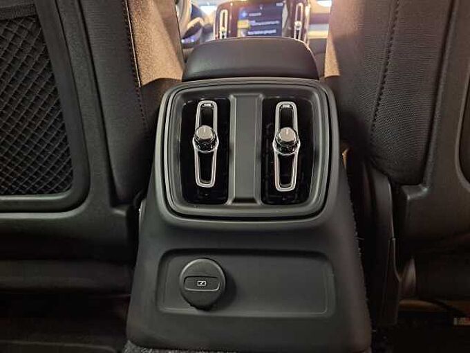 Volvo XC40 Recharge T4 Plug-In Hybrid Inscription Expression: 509824 | Recharge T4 Plug-In Hybrid Inscription Expression
