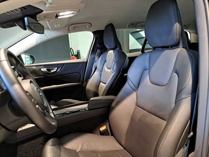 Volvo V60 B4 Mild Hybride Benzine Plus Dark: 661061 | B4 Mild Hybride Benzine Plus Dark