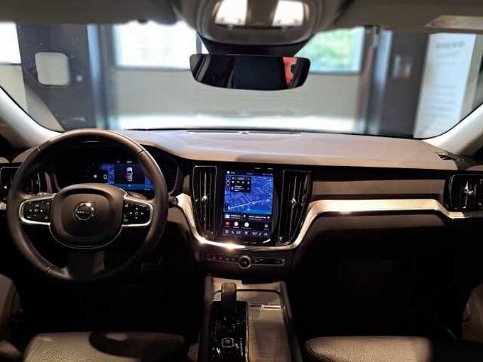 Volvo V60 B4 Mild Hybride Benzine Plus Dark: 661061 | B4 Mild Hybride Benzine Plus Dark
