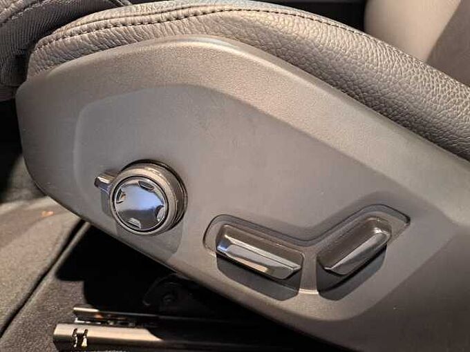 Volvo V60 B4 Mild Hybride Benzine Plus Dark: 661061 | B4 Mild Hybride Benzine Plus Dark