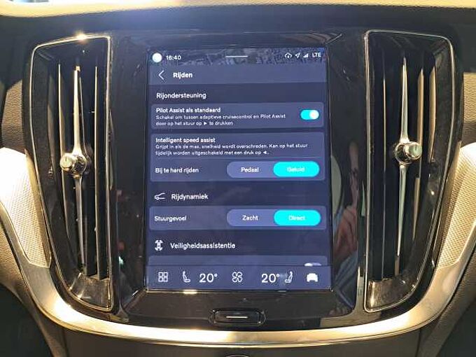 Volvo V60 B4 Mild Hybride Benzine Plus Dark: 661061 | B4 Mild Hybride Benzine Plus Dark