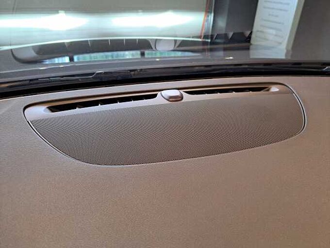 Volvo V60 B4 Mild Hybride Benzine Plus Dark: 661061 | B4 Mild Hybride Benzine Plus Dark