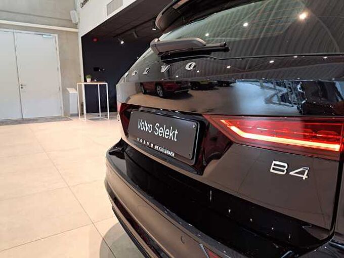 Volvo V60 B4 Mild Hybride Benzine Plus Dark: 661061 | B4 Mild Hybride Benzine Plus Dark