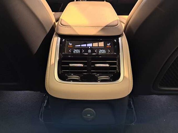 Volvo XC90 T8 AWD Plug-In Hybride Plus Dark 7 Zitplaatsen 467091 | Niet Ingeschreven Directiewagen | T8 AWD PHEV Plus Dark 7 Zitplaatsen
