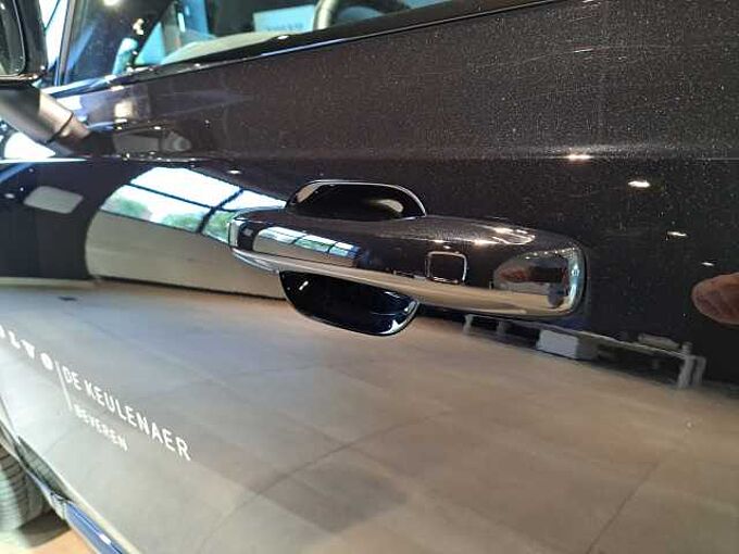 Volvo XC90 T8 AWD Plug-In Hybride Plus Dark 7 Zitplaatsen 467091 | Niet Ingeschreven Directiewagen | T8 AWD PHEV Plus Dark 7 Zitplaatsen