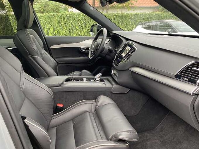 Volvo XC90 Recharge T8 AWD Plug-In Hybrid Ultimate Dark 7-Zit: 231622 | Recharge T8 AWD Plug-In Hybrid Ultimate Dark 7-Zit