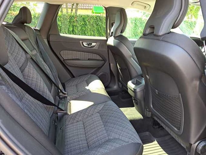 Volvo XC60 B4 Mild Hybrid Benzine Core: 717512 | B4 Mild Hybrid Benzine Core