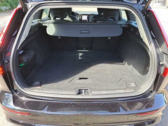 Volvo V60 B4 Mild Hybride Benzine Plus Dark: 661061 | B4 Mild Hybride Benzine Plus Dark