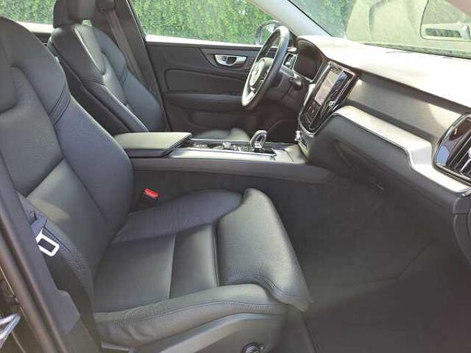 Volvo V60 B4 Mild Hybride Benzine Plus Dark: 661061 | B4 Mild Hybride Benzine Plus Dark