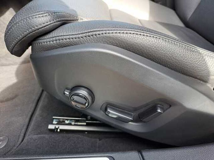 Volvo V60 B4 Mild Hybride Benzine Plus Dark: 661061 | B4 Mild Hybride Benzine Plus Dark