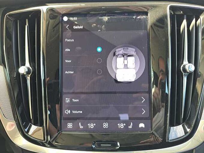 Volvo V60 B4 Mild Hybride Benzine Plus Dark: 661061 | B4 Mild Hybride Benzine Plus Dark