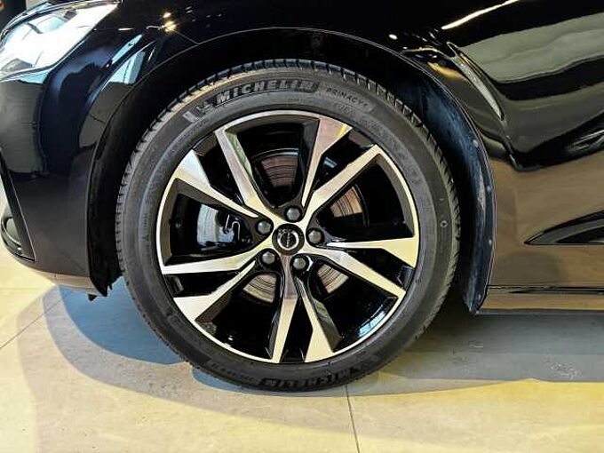 Volvo V60 B4 Mild Hybride Benzine Plus Dark: 661061 | B4 Plus Dark |